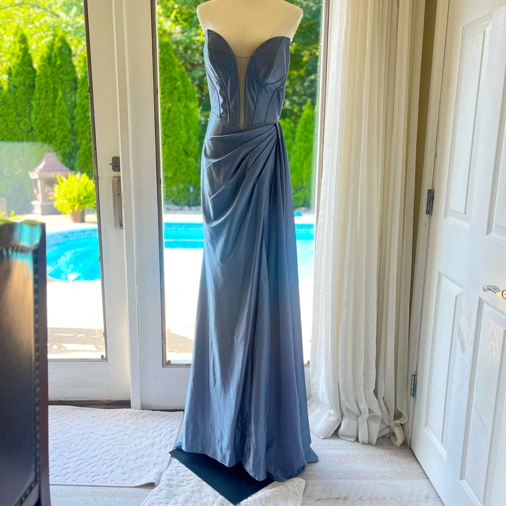 BEAUTIFUL GREY VIENNA GOWN ⭐️